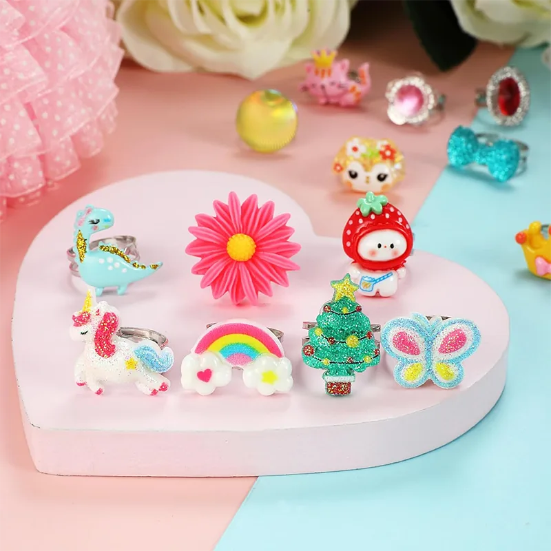 Hermoso y lindo anillo para niños.